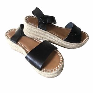Universal Thread Sandal
